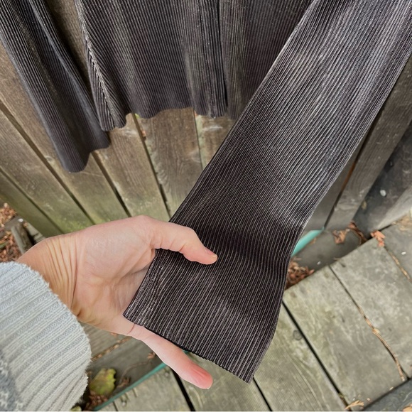 ASOS Design 00’s Plisse Metallic Suit Shirt Sz 4 - Picture 5 of 12